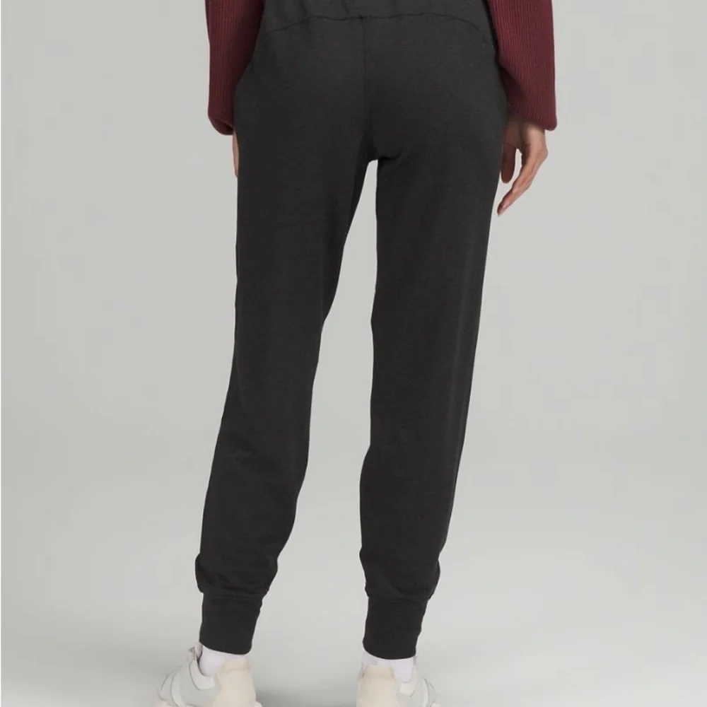 - Lululemon Ready to Rulu Classic-Fit High-Rise Jogger Size 4